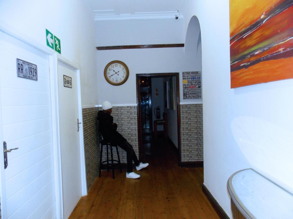 Trap Houz Backpackers Hostel Cape Town Exterior photo
