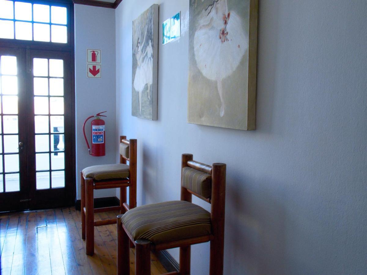 Trap Houz Backpackers Hostel Cape Town Exterior photo
