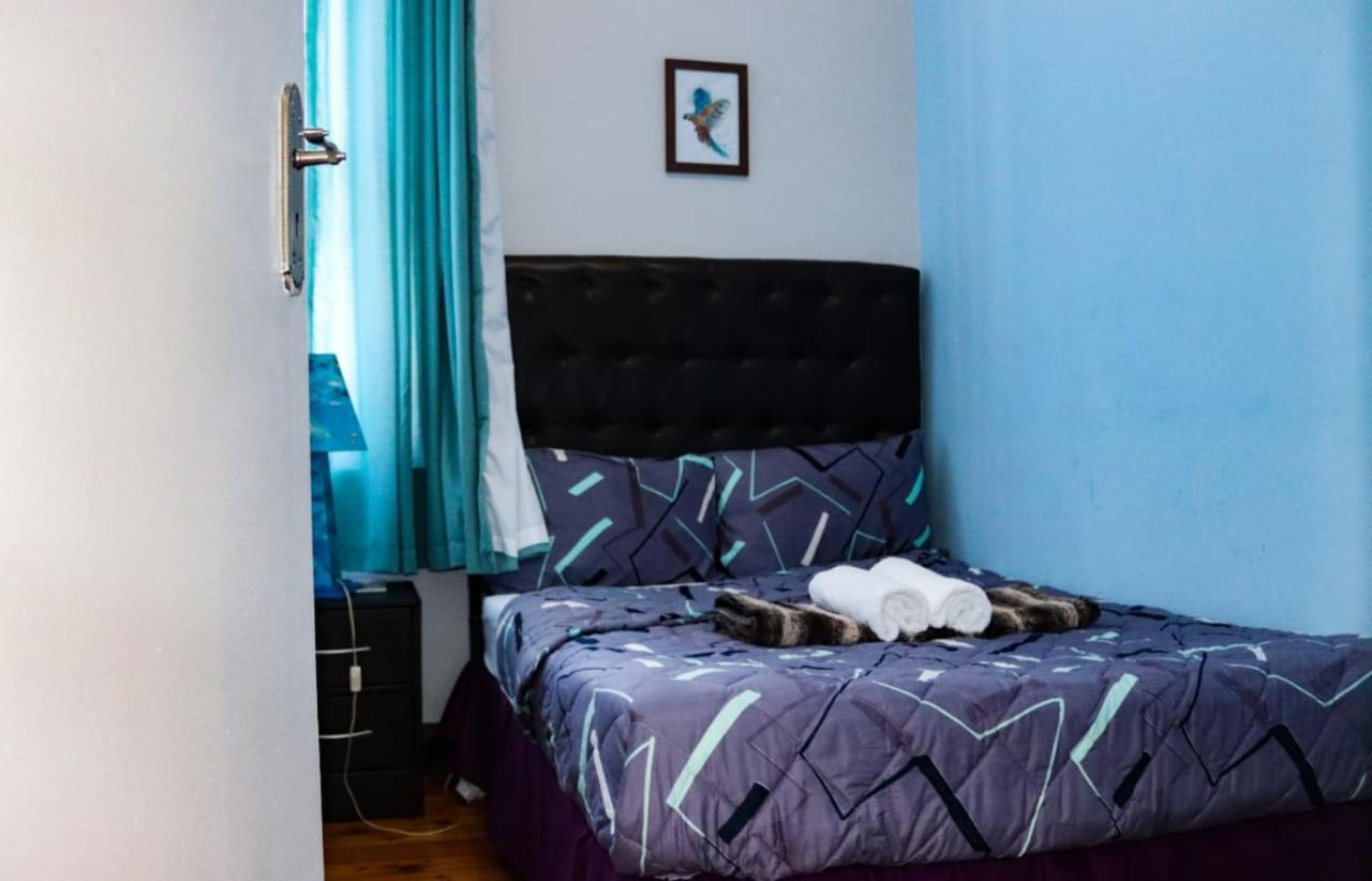 Trap Houz Backpackers Hostel Cape Town Exterior photo